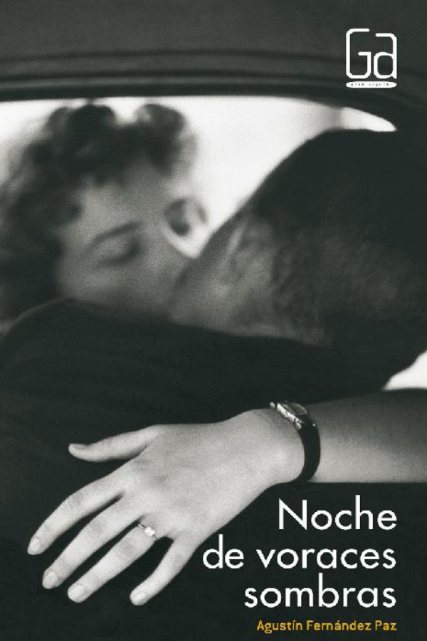 Noche de voraces sombras