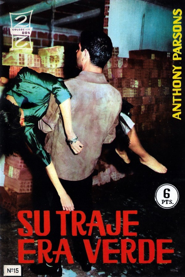 Su traje era verde