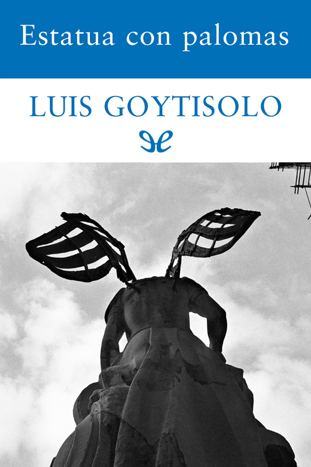 Estatua con palomas